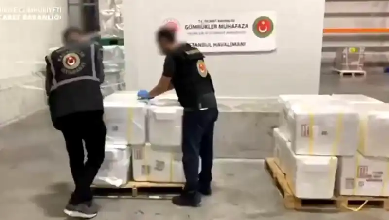 İstanbul Havalimanı'nda 455 Kilo Kokain Yakalandı, Suç Şebekesi Çözüldü!