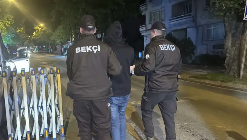 Edirne'de Düzensiz Göçmen Operasyonu: 4 Kişi Yakaladı!