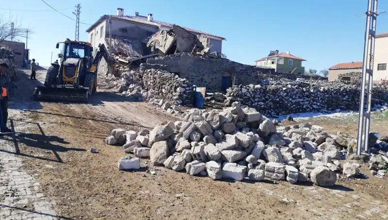 Kayseri'de Feci Olay: Çöken Ahırda 35 Küçükbaş Hayvan Telef Oldu