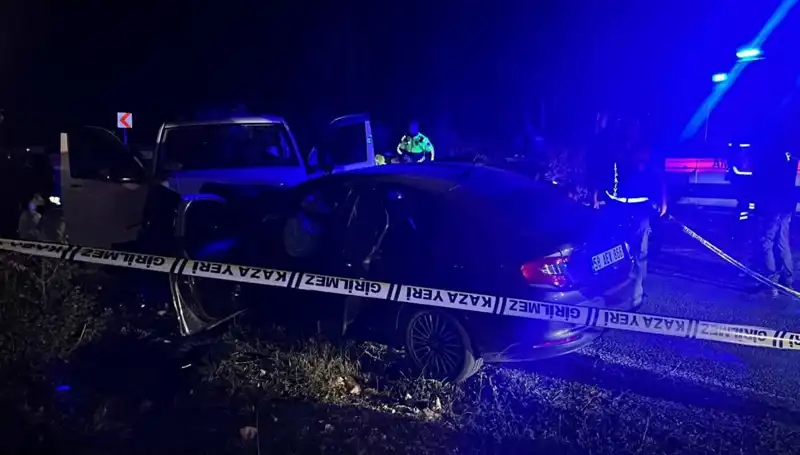 Minibüs Ters Şeritte Kaza Yaptı: 1 Kişi Hayatını Kaybetti, 8 Kişi Yaralı!