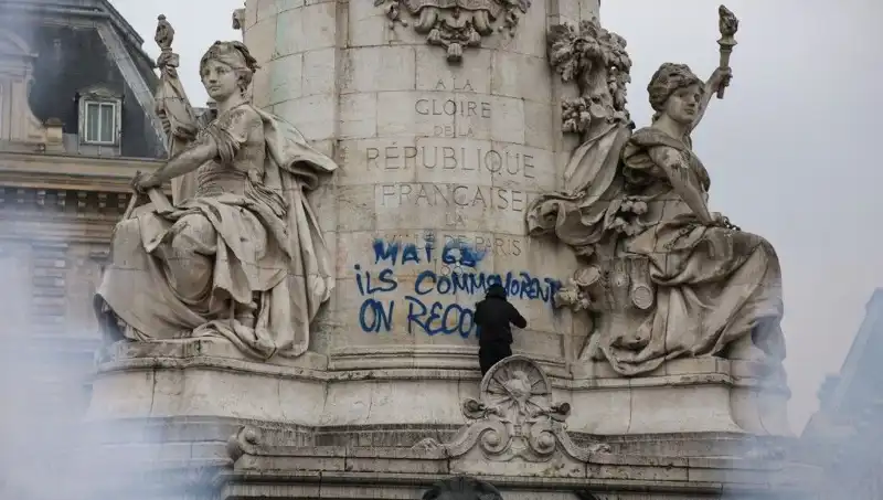Paris Belediyesi, Grafitilere Savaş Açtı: Sokak Sanatına Yöntemli Müdahale