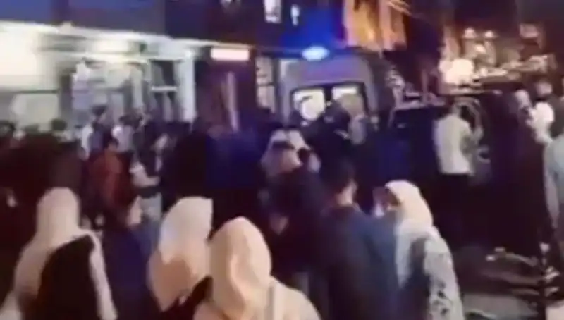 14 Yaşındaki Kader Balkondan Düşerek Ağır Yaralandı, Ailesi Endişeli