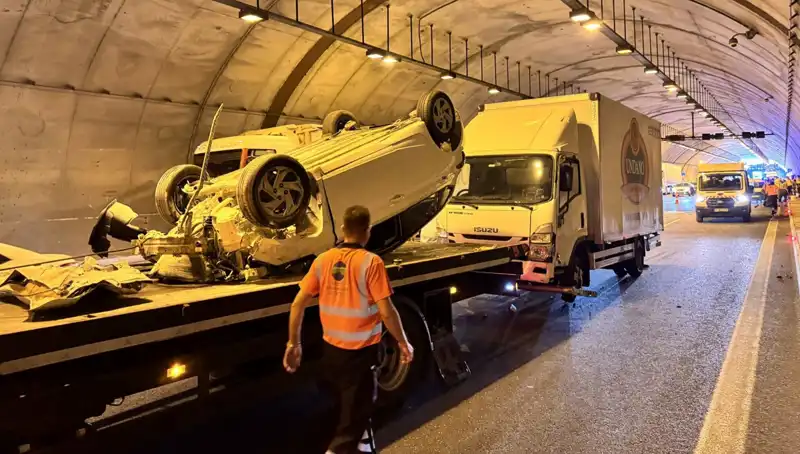 Kuzey Marmara Otoyolu'nda Otomobil ve Kamyonet Çarpıştı: Feci Kaza Detayları