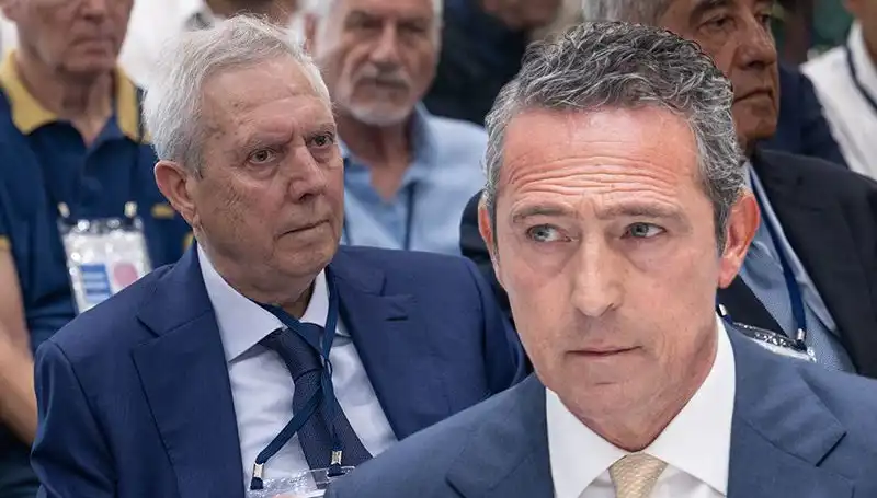 Fenerbahçe Divan Kurulu'nda Gergin Anlar: Aziz Yıldırım Adaylığını Açıkladı